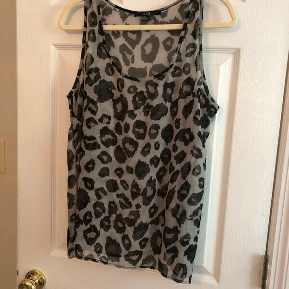 Forever 21 Classic Animal Print‎ Top M